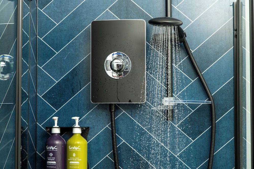 Station Suites Deluxe Studio, 1 King Bed with Sofa bed 3