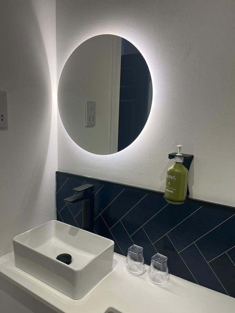 Station Suites Deluxe Studio, 1 King Bed with Sofa bed 5