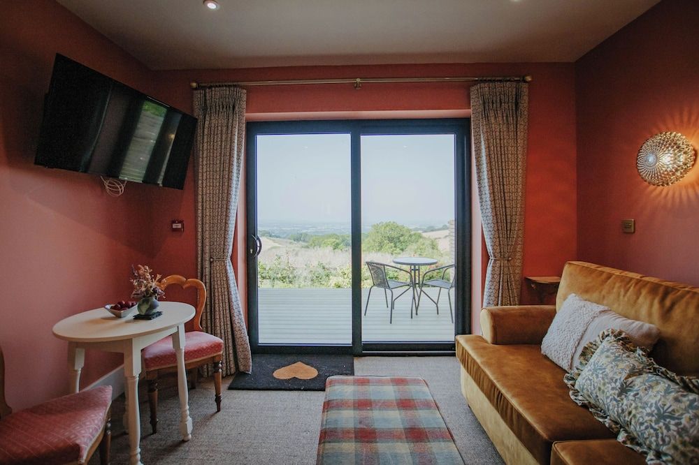 Hanley House Suite (Lounge, kitchen & private deck) 17