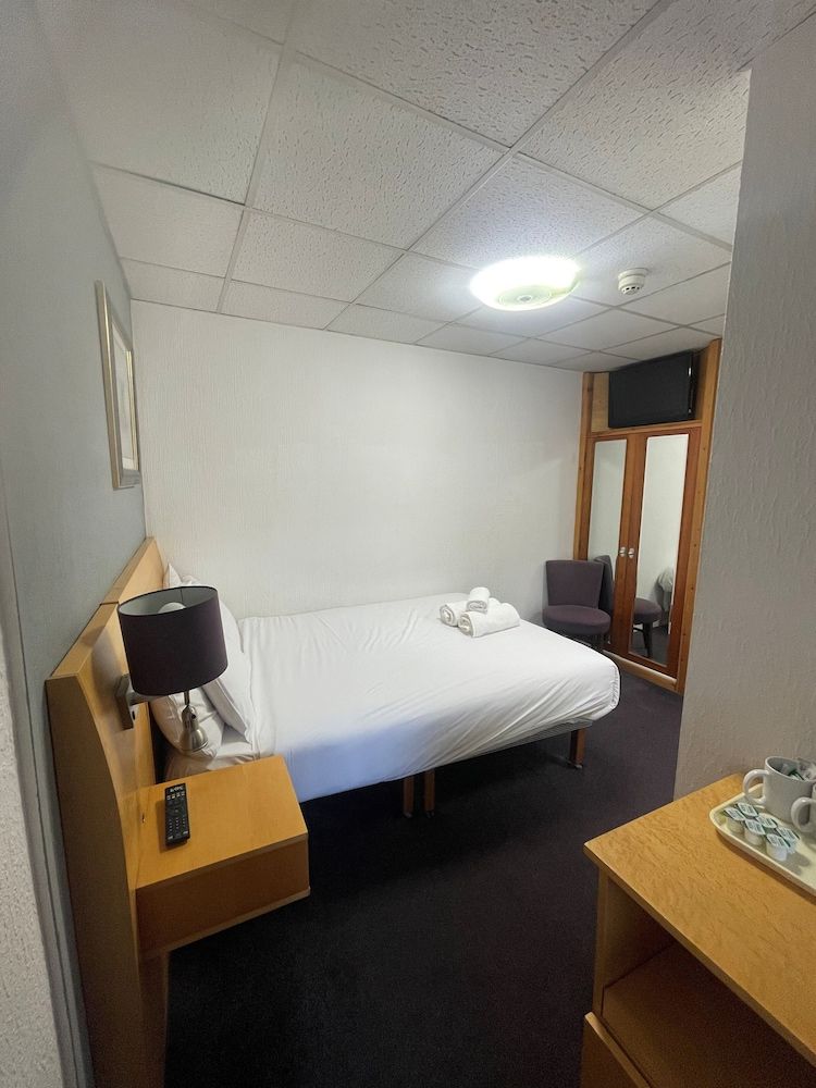 The Royal Alexandra Hotel by Compass Hospitality Double Room 2