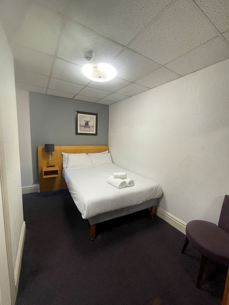 The Royal Alexandra Hotel by Compass Hospitality Double Room 3