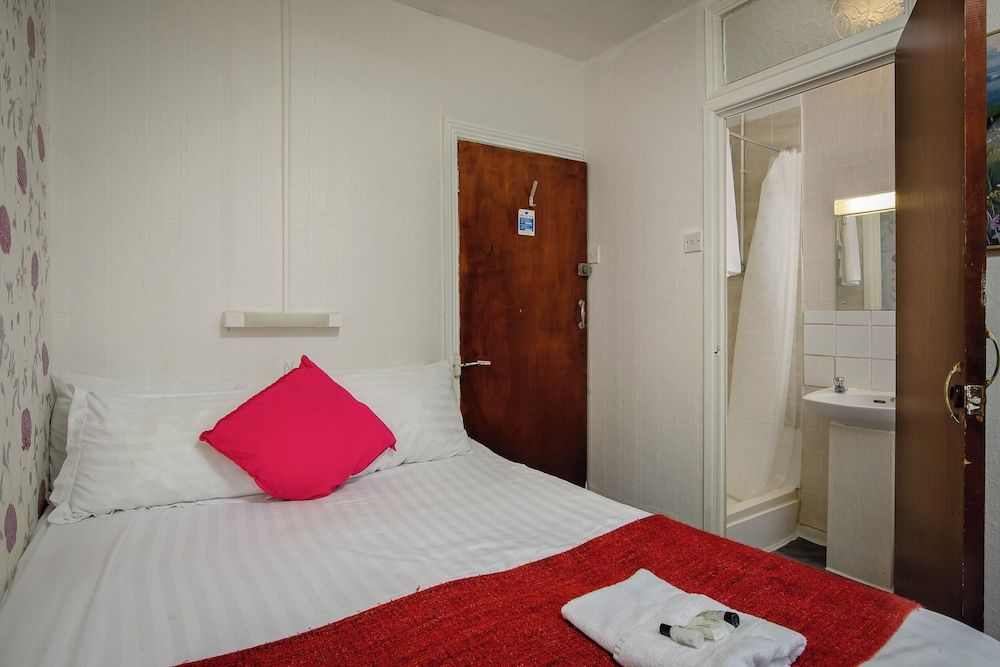 Beachfront Hotel Basic Double Room 4