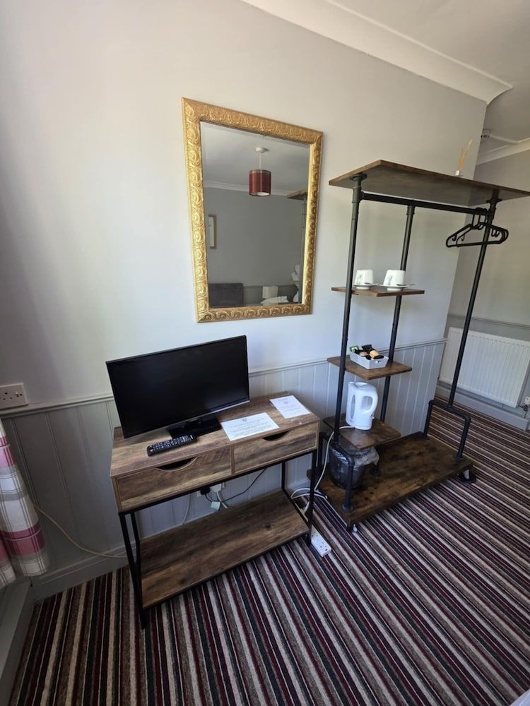 The Benett Arms Comfort Double Room, Garden View 5