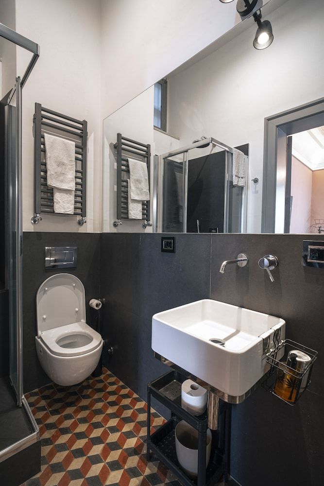 360ME Palace Suite 5