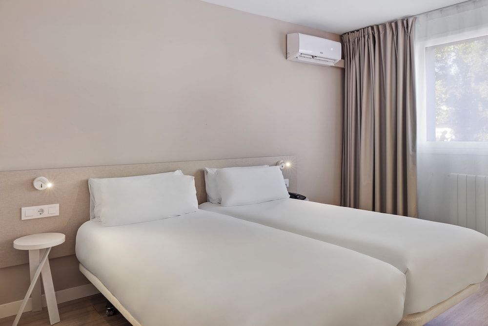 B&B Hotel Oviedo Superior Twin Room