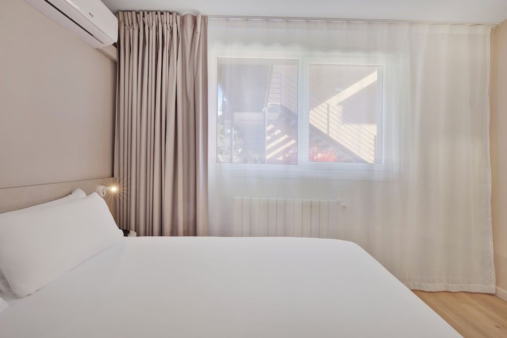 B&B Hotel Oviedo Superior Double Room 3