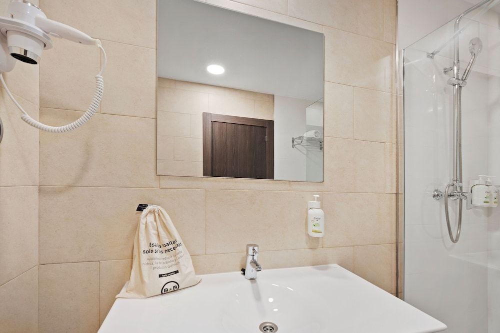 B&B Hotel Oviedo Twin Room 4