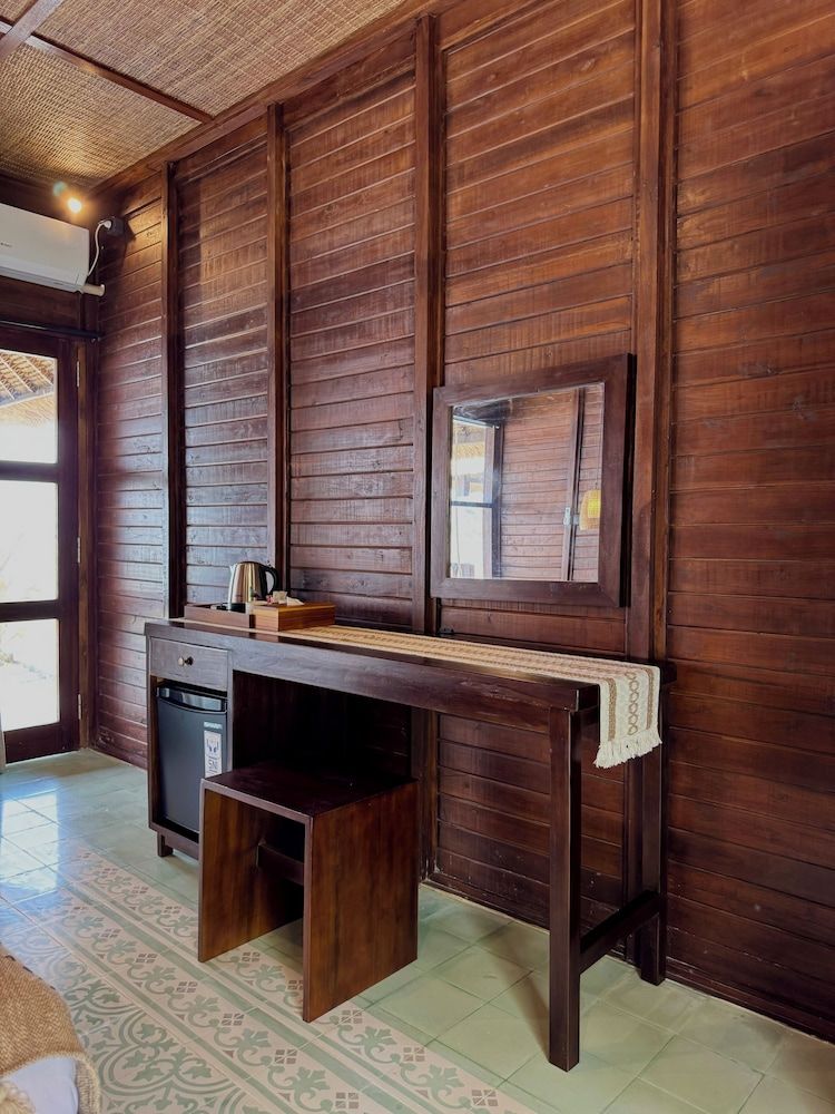 Mantra Villa Nusa Penida Executive Room, 1 King Bed, Beach View 12