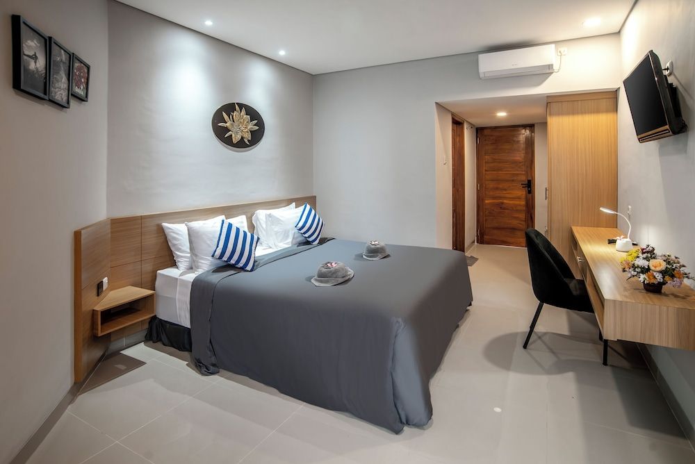 Double Room with Shared Balcony