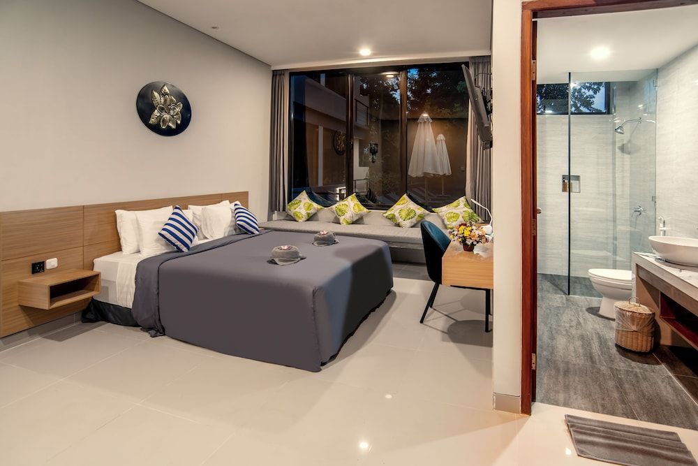 Deluxe Double Room, Pool View