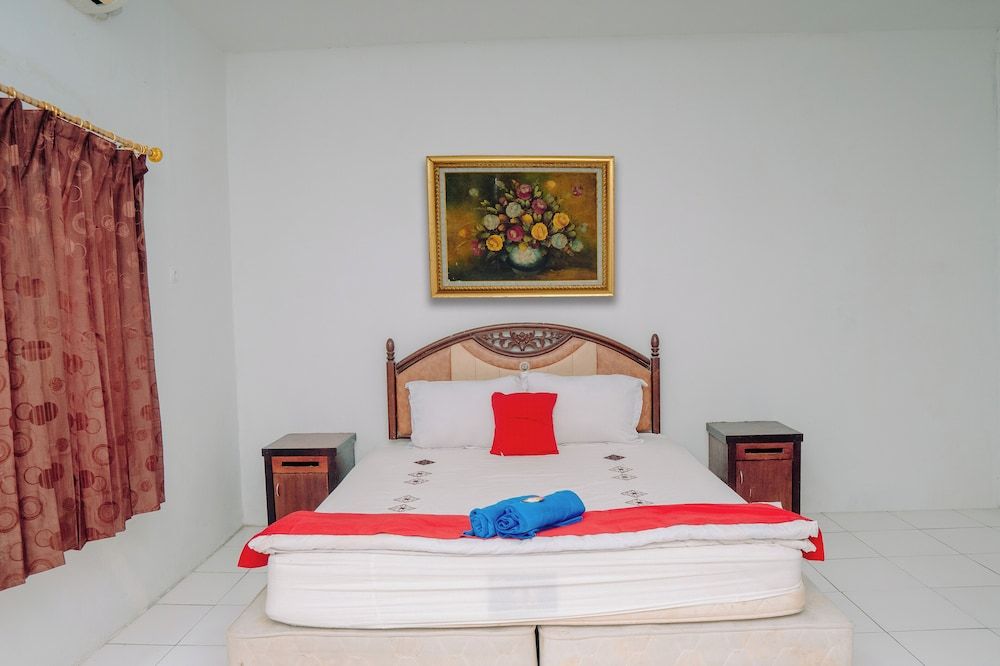 Villa CHR Syariah Standard Room, Pool View 5