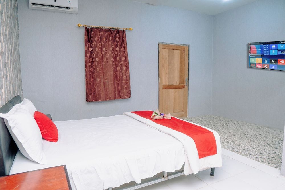 Villa CHR Syariah Standard Room, Pool View 10