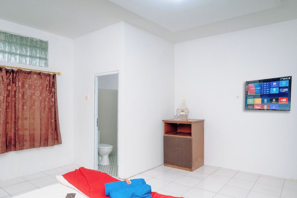 Villa CHR Syariah Standard Room, Pool View 14