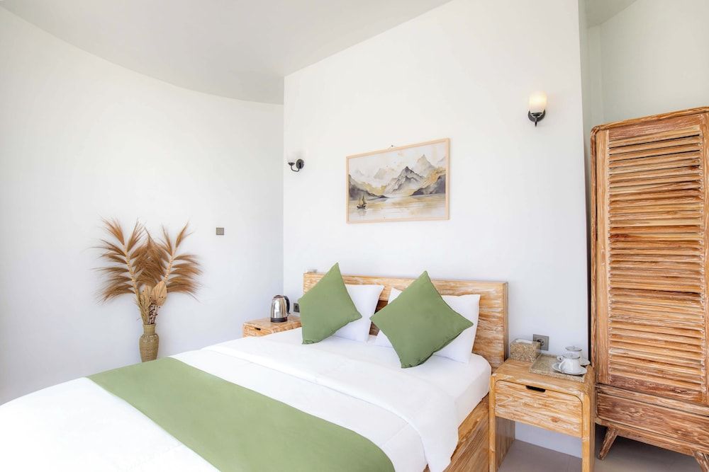 Intan Lake View Kintamani Deluxe Room 2