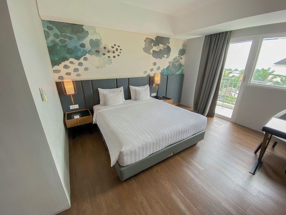 Nemuru Grand Bhuvana Ciawi Deluxe Double Room, Non Smoking, Balcony 3