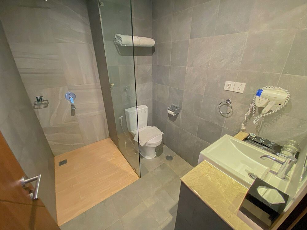 Nemuru Grand Bhuvana Ciawi Executive Double Room, Balcony, Pool View 4