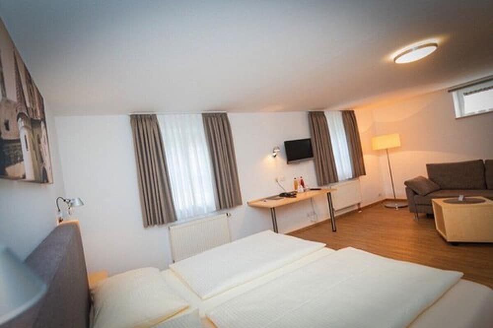 Hotel zum Löwen Double Room 4