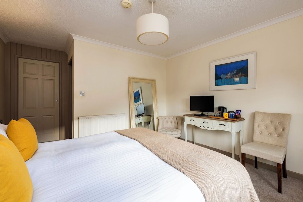 The Tytherleigh Arms Double Room 2