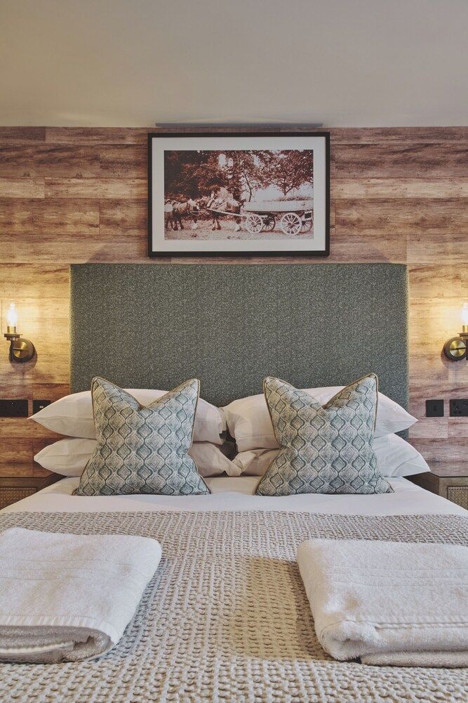 The Barn Hotel Superior Double Room 8