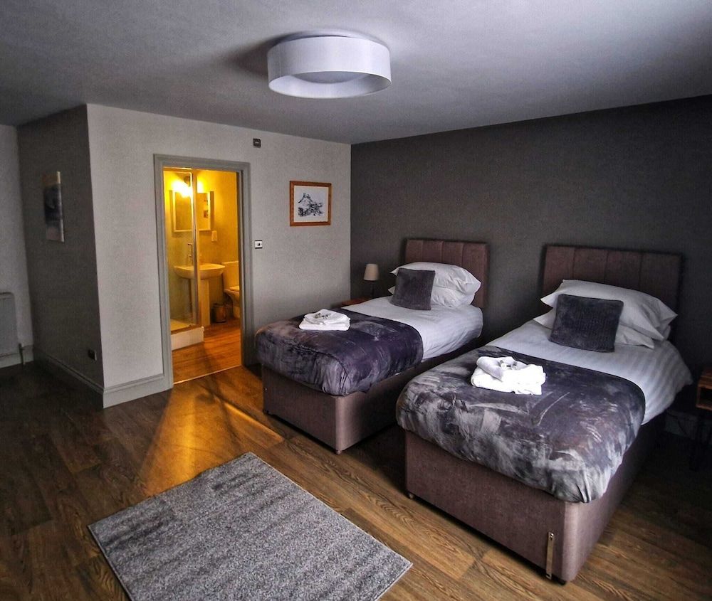 Victorian Tap Twin Room 2