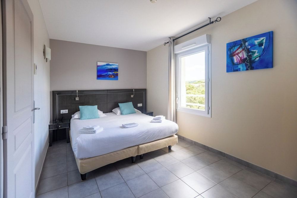 Superior Room, 1 Queen Bed, Bathtub, Garden View