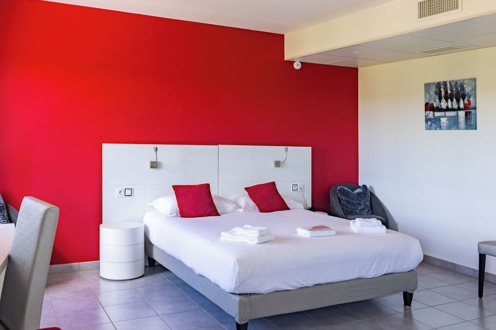 Junior Suite, Multiple Beds, Bathtub