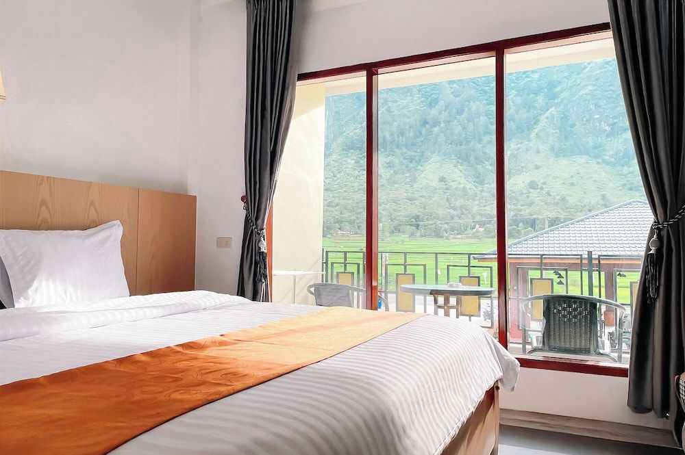Simangande View & Resto By Helocus Deluxe Double Room
