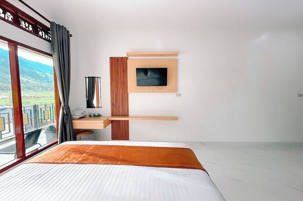 Simangande View & Resto By Helocus Deluxe Double Room 3