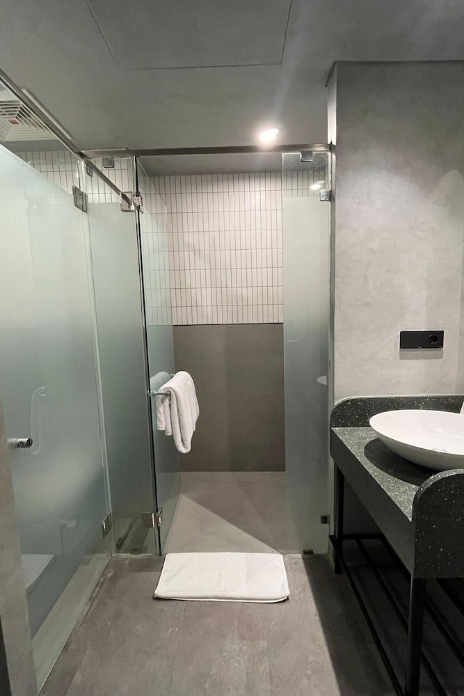 ATOOI Hotel Alam Sutera Standard Double Room, City View 6