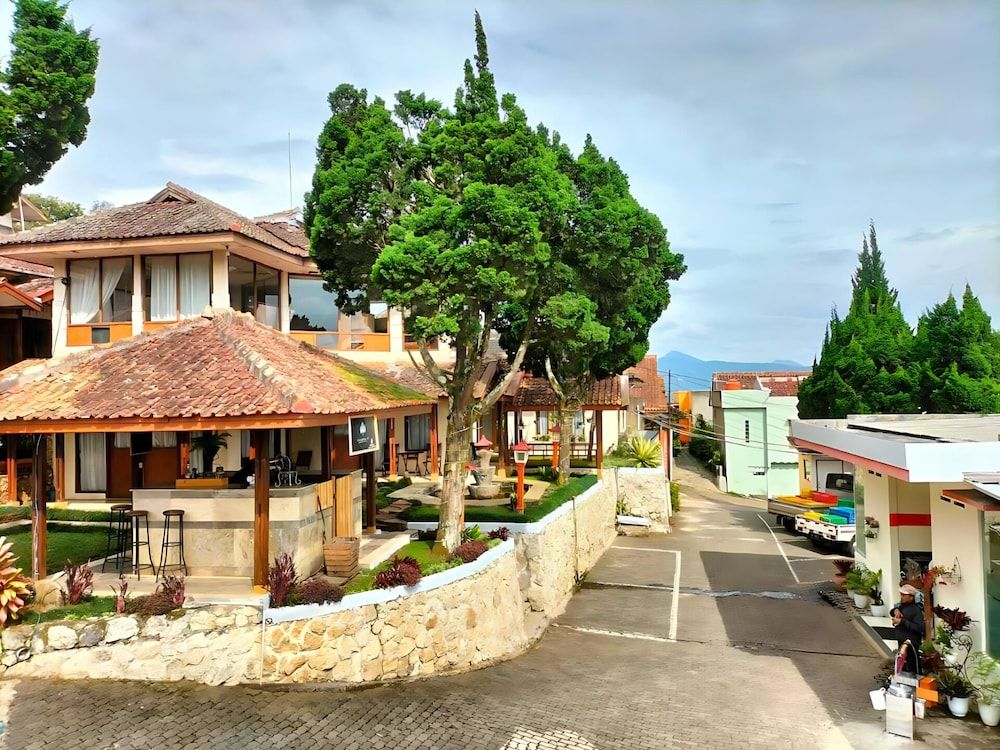 Nur Alam Hotel