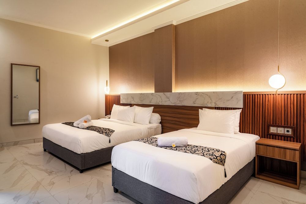Ayers Hotel