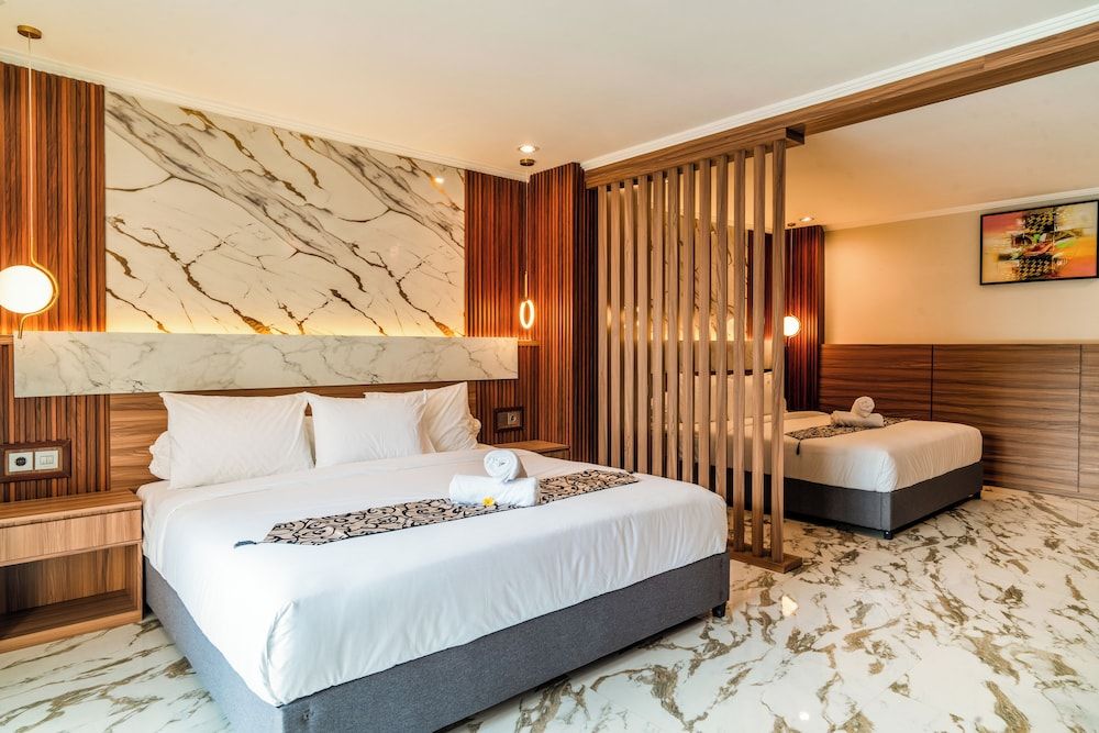 Ayers Hotel