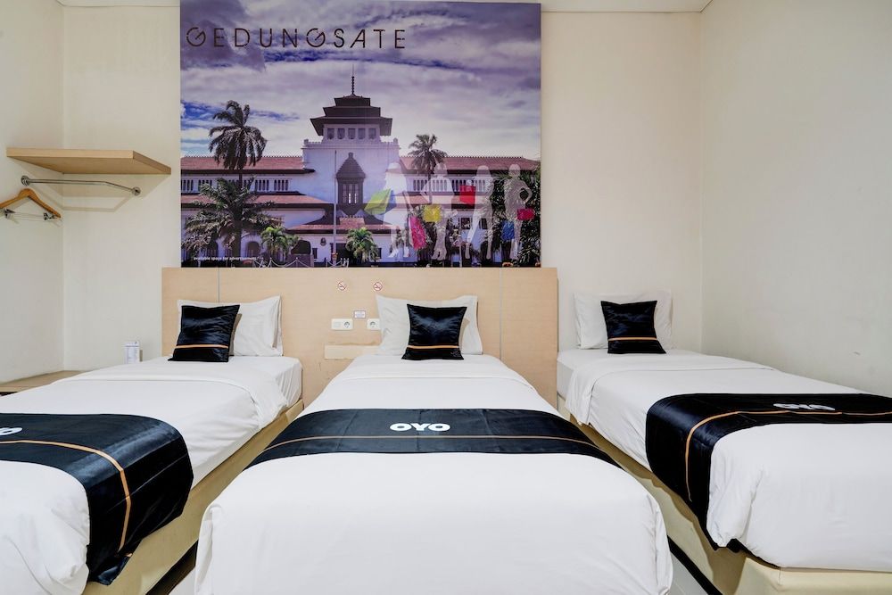 Dancenter Promenade Near Cihampelas Walk Standard Suite, Multiple Beds 3