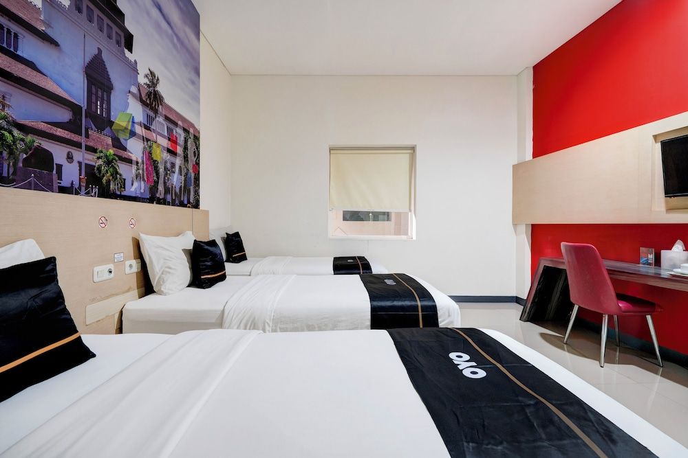 Dancenter Promenade Near Cihampelas Walk Standard Suite, Multiple Beds