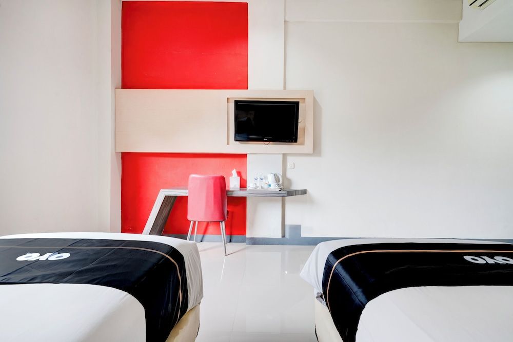 Dancenter Promenade Near Cihampelas Walk Standard Twin Room 6