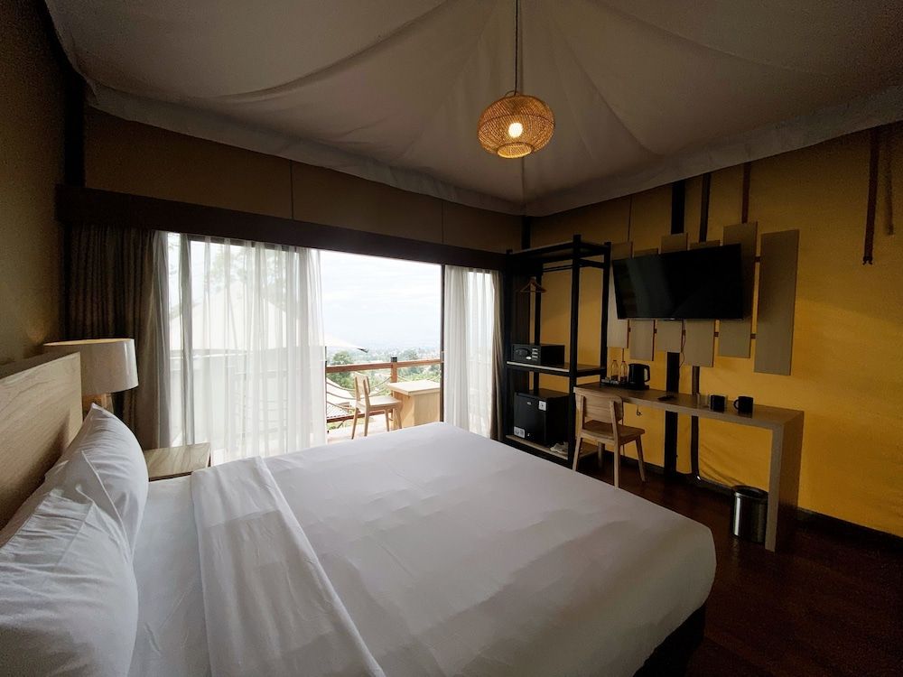 Tebing View Glamping, Azana Hotel Collection Deluxe Double Room