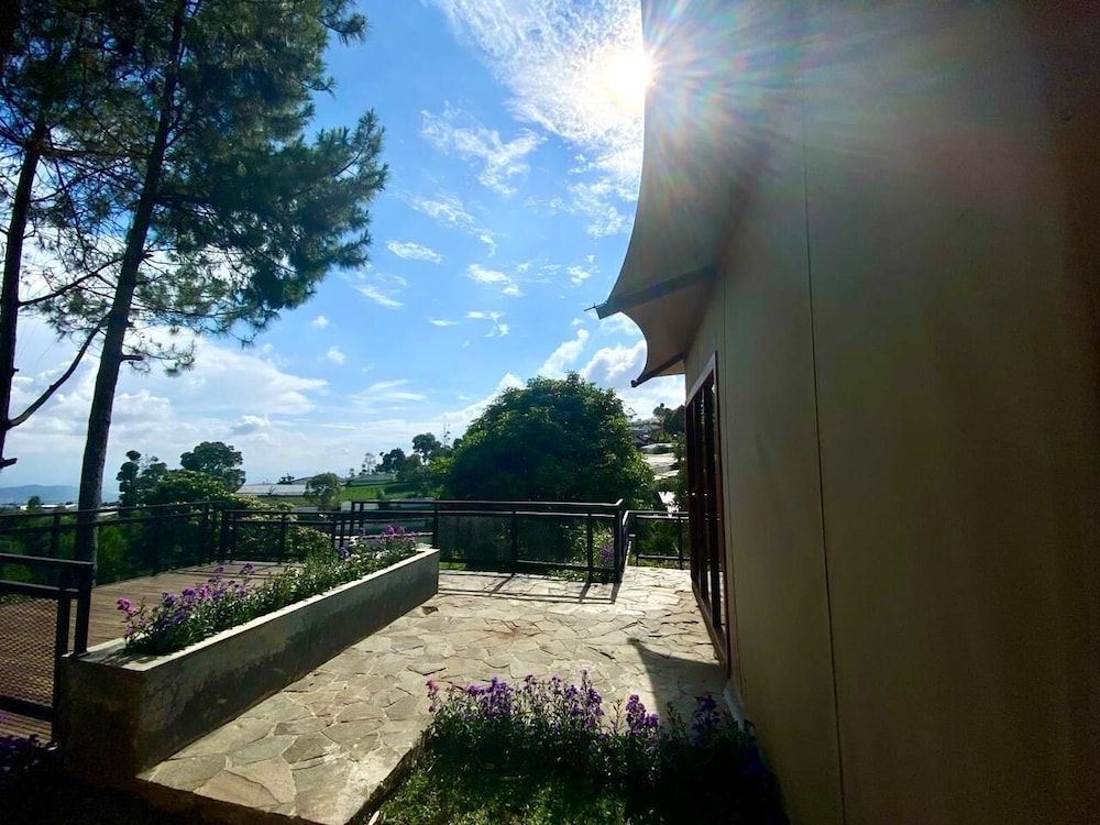 Tebing View Glamping, Azana Hotel Collection Family Room 5