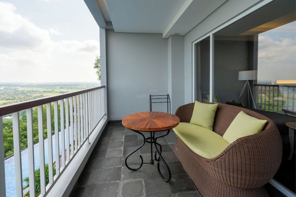 Amaranta Prambanan Yogyakarta Premier Balcony King 3