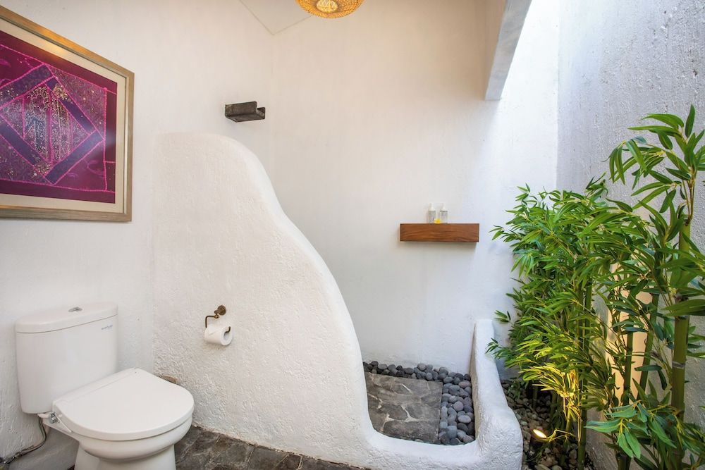 PinkPrivate Sanur - for Cool Adults Only Grande Room 3 5