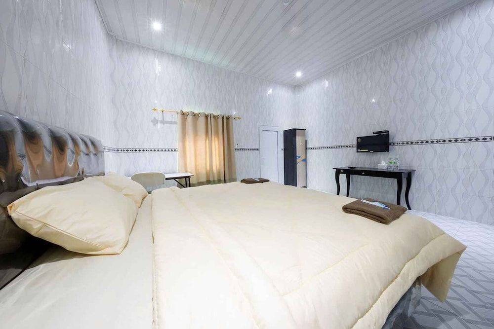 Hotel Mega Nasional Deluxe Room 2