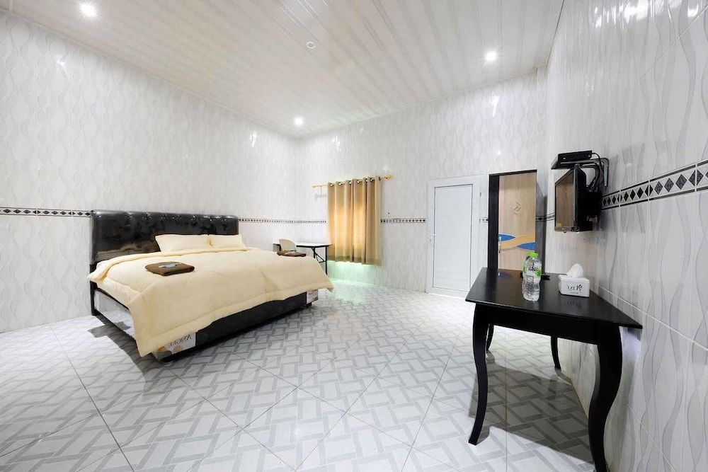 Hotel Mega Nasional Deluxe Room