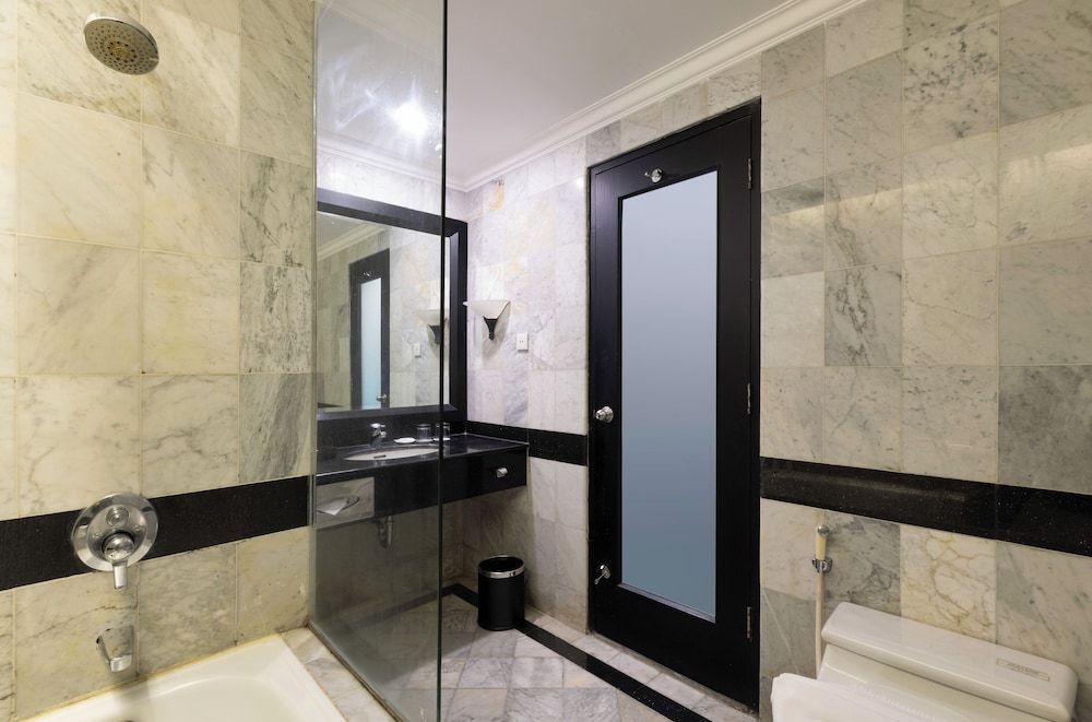 ARTOTEL Suites Aquila Bandung Deluxe Twin Room 3