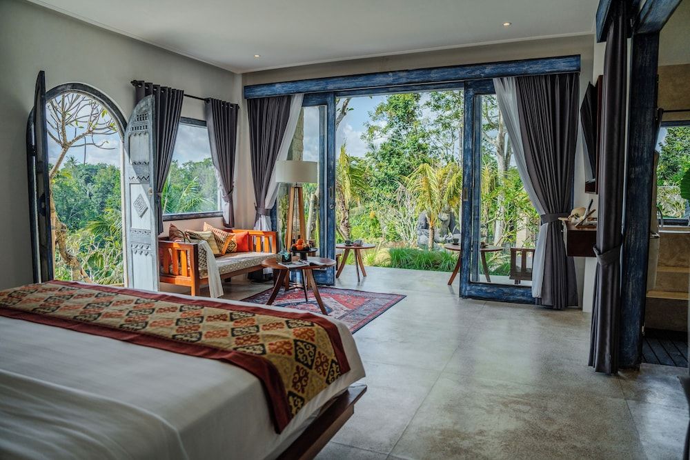 Hoshi Jungle Suite Pool