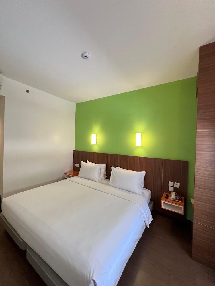 Alltrue Lite Hotel Nagoya Hill Batam
