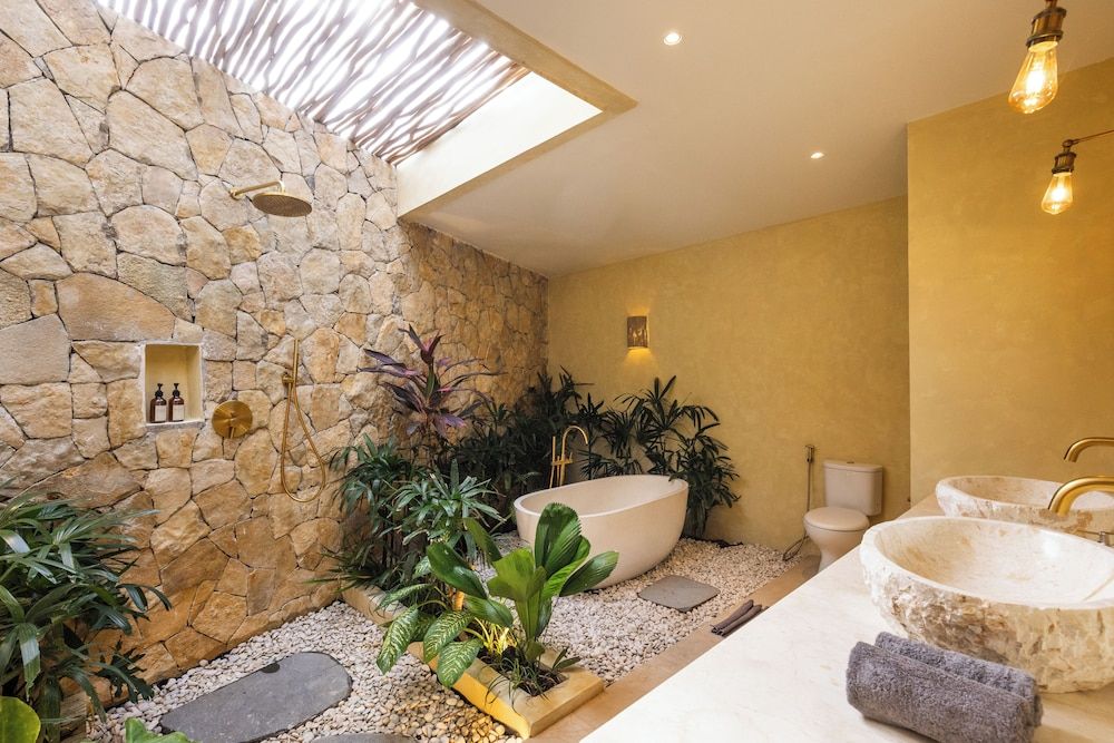 Uryah Hotel Lombok Exclusive Bungalow, Pool View 3