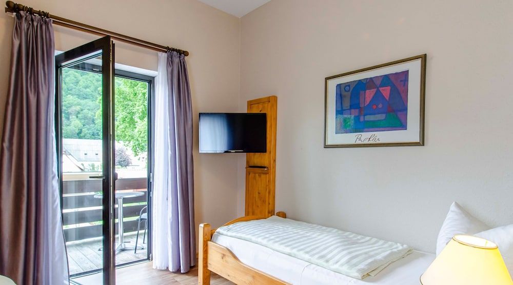 Classic Single Room