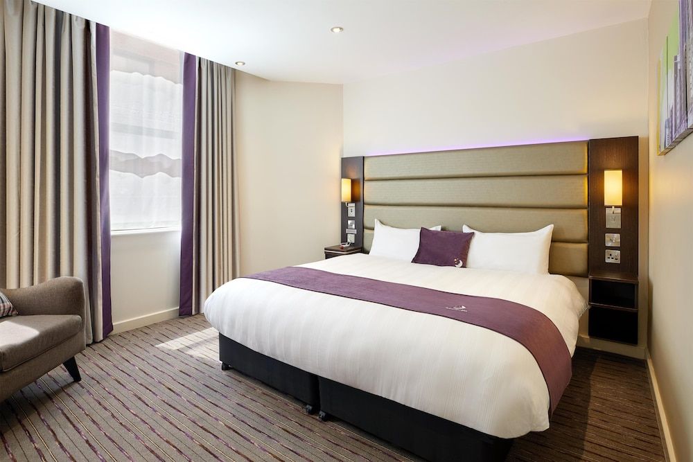 Standard Double Room, Roll-in Shower