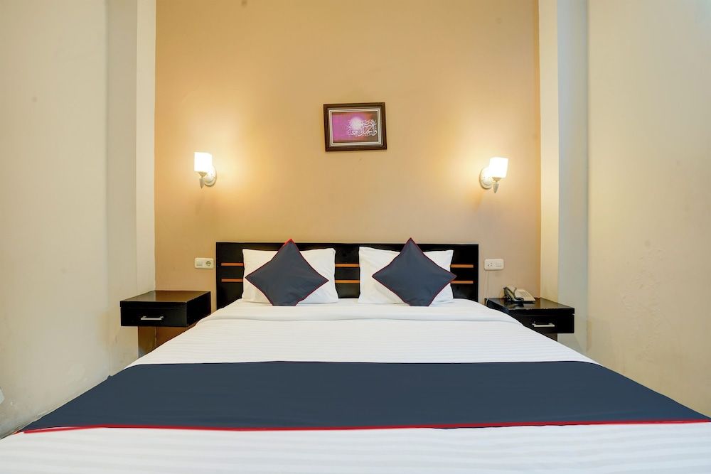 Townhouse Oak Padang near RTH Imam Bonjol Standard Double Room 2