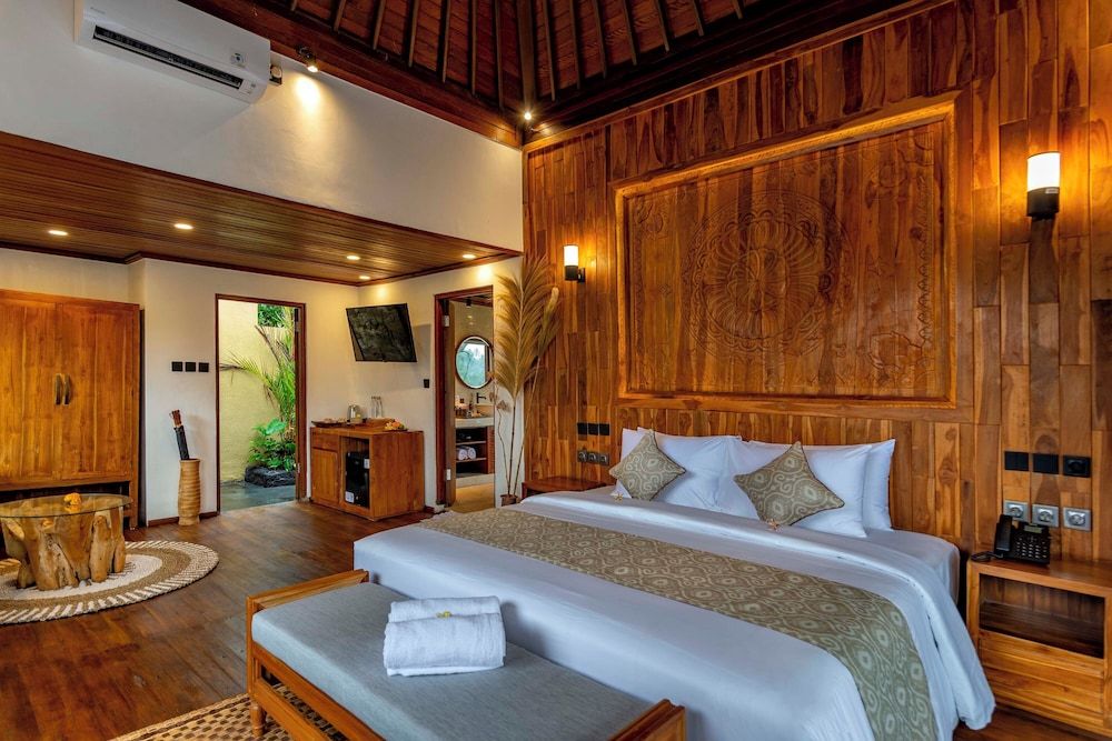 One Bedroom Suite Private Pool with Valley View