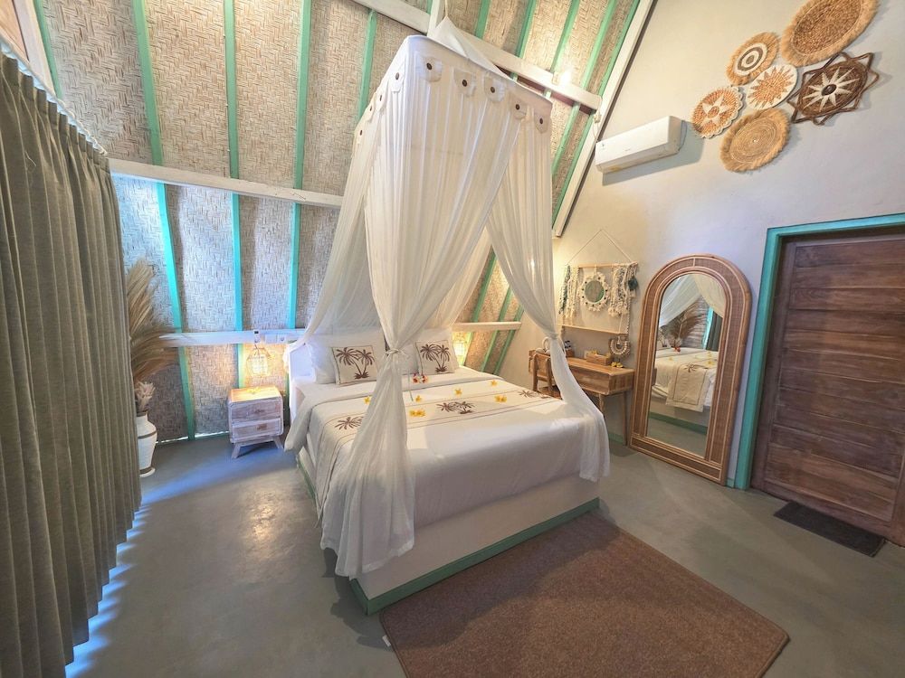 Secret Triangle House, Private Bathroom 18